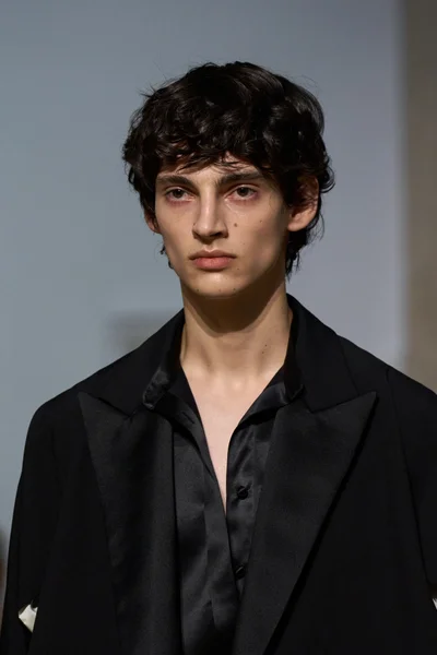 Look 14